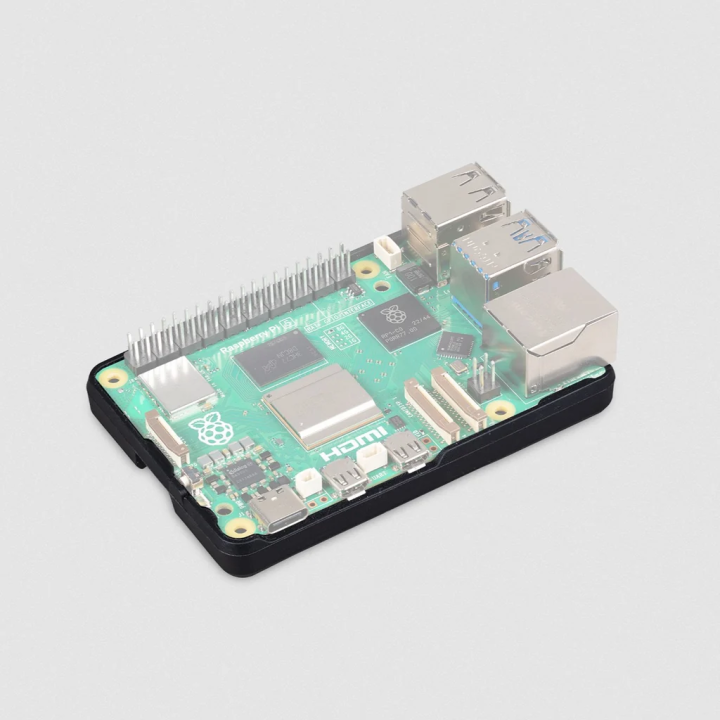 Raspberry Pi 5 у силіконовій накладці Bumper Case