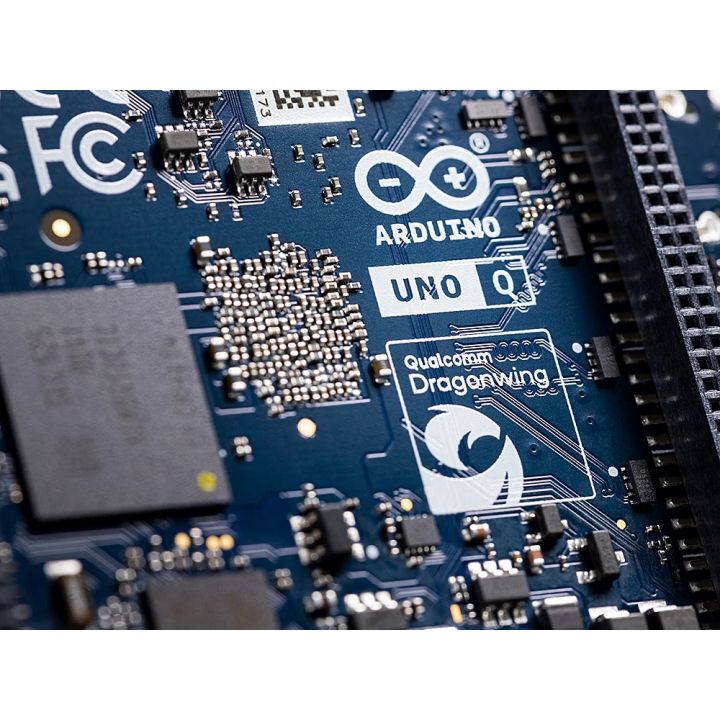 Маркування та світлодіодна матриця Arduino UNO Q