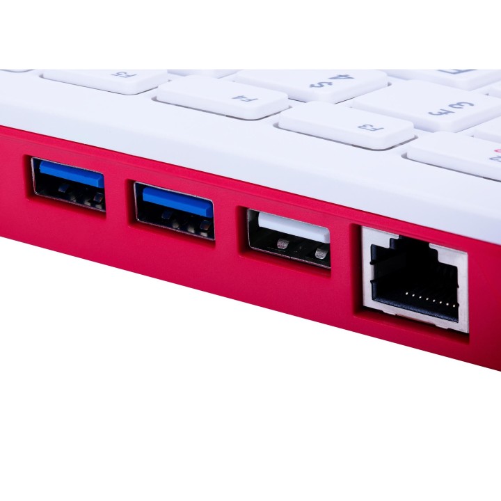 Порти USB 3.0, USB 2.0 та Ethernet Raspberry Pi 400 крупним планом