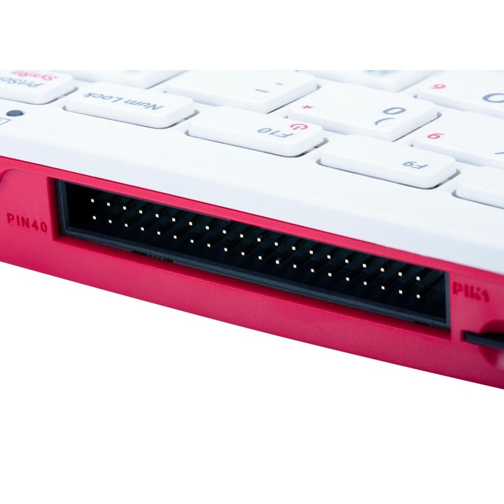 40-контактний роз'єм GPIO Raspberry Pi 400 крупним планом